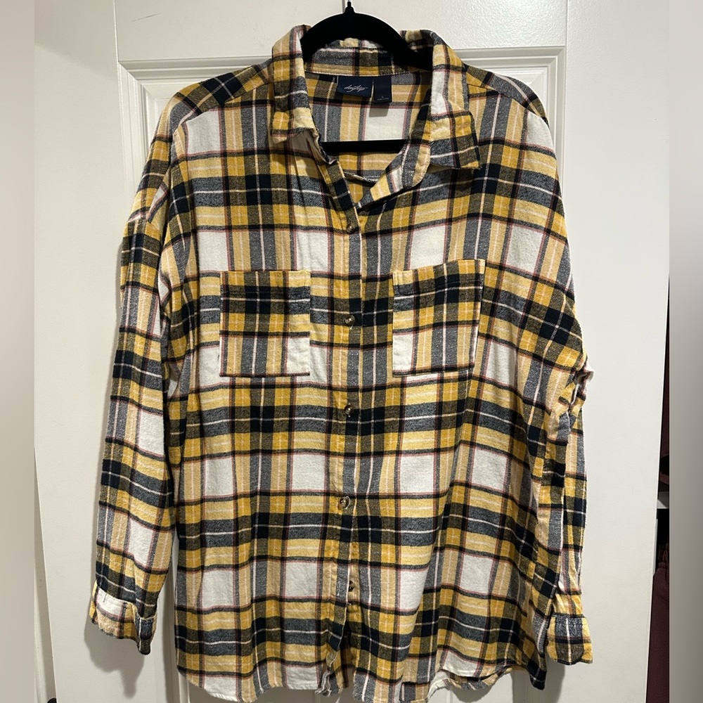Daytrip Yellow and Navy Blue Plaid Flannel Button-Up Shirt